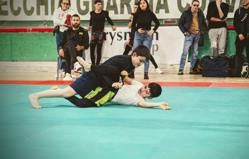 429927990 930886582375579 8251963425813711971 n